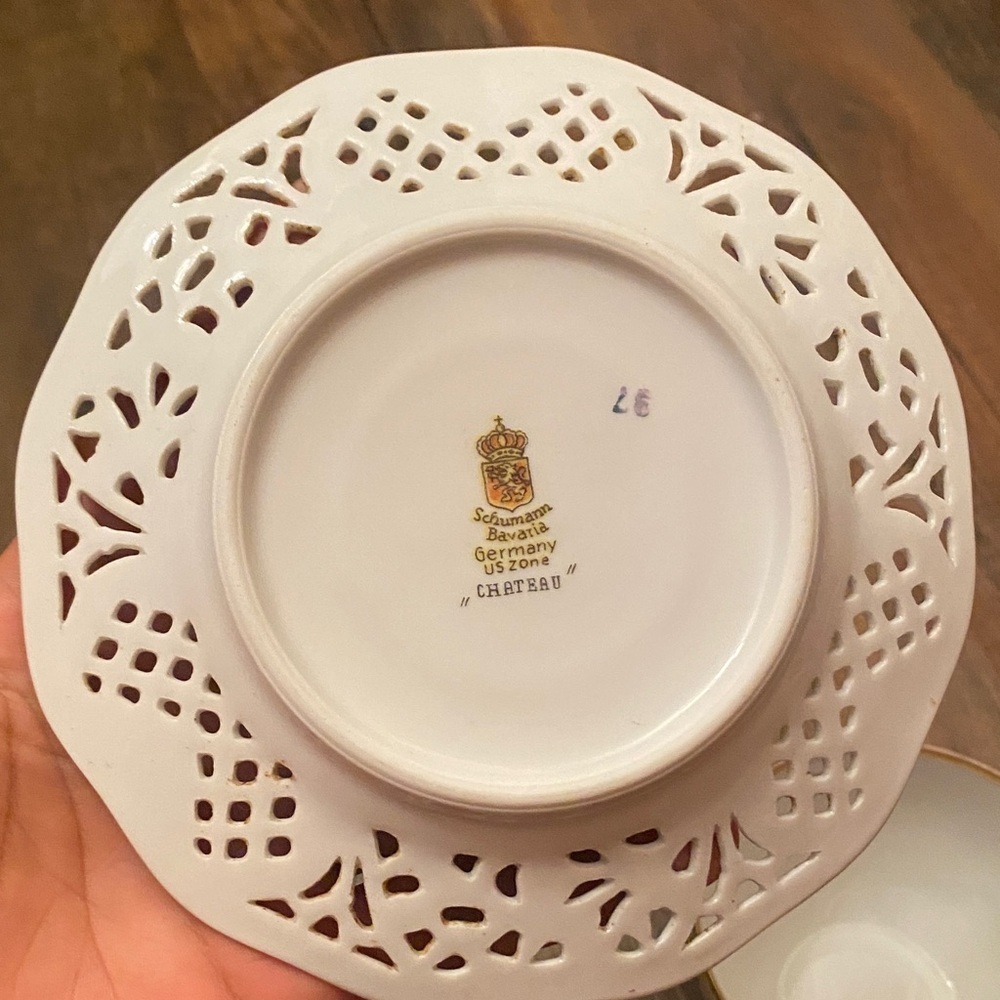 Chateau Floral Mug with Gold Trim - Picture 7 of 8
